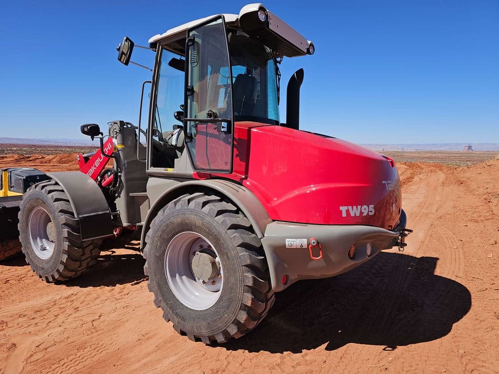 Takeuchi 1.4 Yard Front End Loader