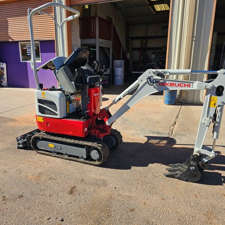 Takeuchi TB210R Mini Excavator W/8" or 12" bucket 2535LBS 69" max digging Depth Takeuchi TB210R Mini Excavator W/8" or 12" bucket 2535LBS 69" max digging Depth