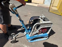 17" x 28" Reversible Plate Compactor 17" x 28" Reversible Plate Compactor